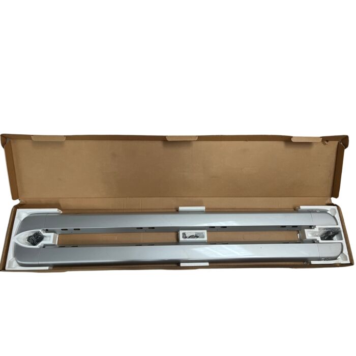 Plaque de protection latérale xc70. Plaque de protection de seuil latéral en argent pour Volvo.