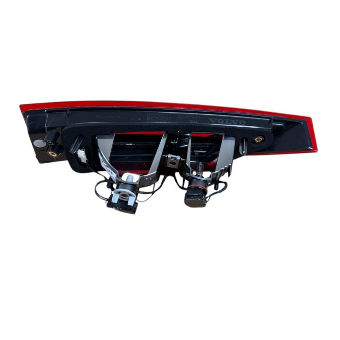 Feu arrière droit intérieur Volvo V90 2017-2020 V90CC partie sur hayon Volvo numéro de pièce 32293884 pour Volvo