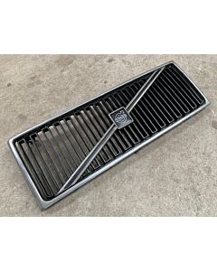 Grille Volvo 740 avec emblème utilisé