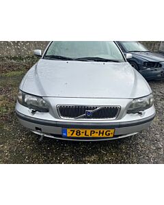 "Avant-Garde Volvo V70: Pare-chocs Avant en Gris Argenté 426"