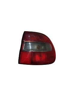 Feu arrière droit Volvo V40 produit utilisé