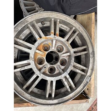 Ensemble de jantes Volvo 240 244 245 14 pouces GLE