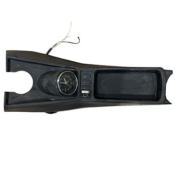 Middenconsole volvo 140 incl. Klok Gebruikt